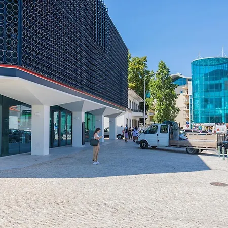 New Luxury Building In The Heart Of
