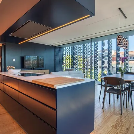 New Luxury Building In The Heart Of