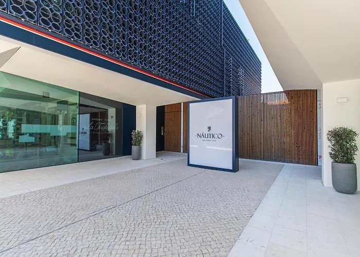 New Luxury Building In The Heart Of * كاسكايس