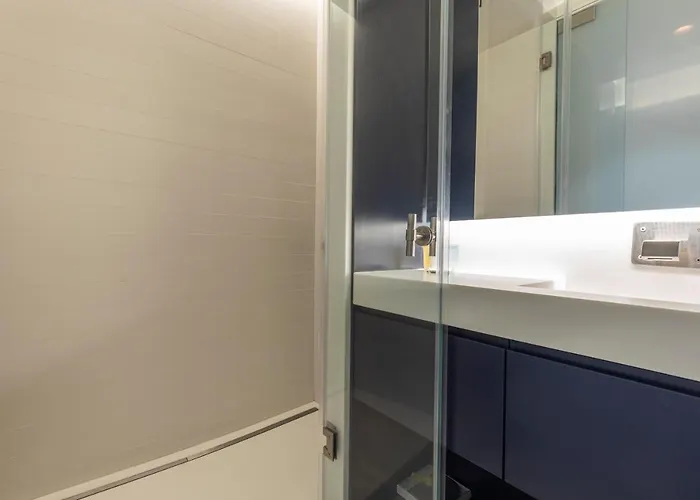 New Luxury Building In The Heart Of